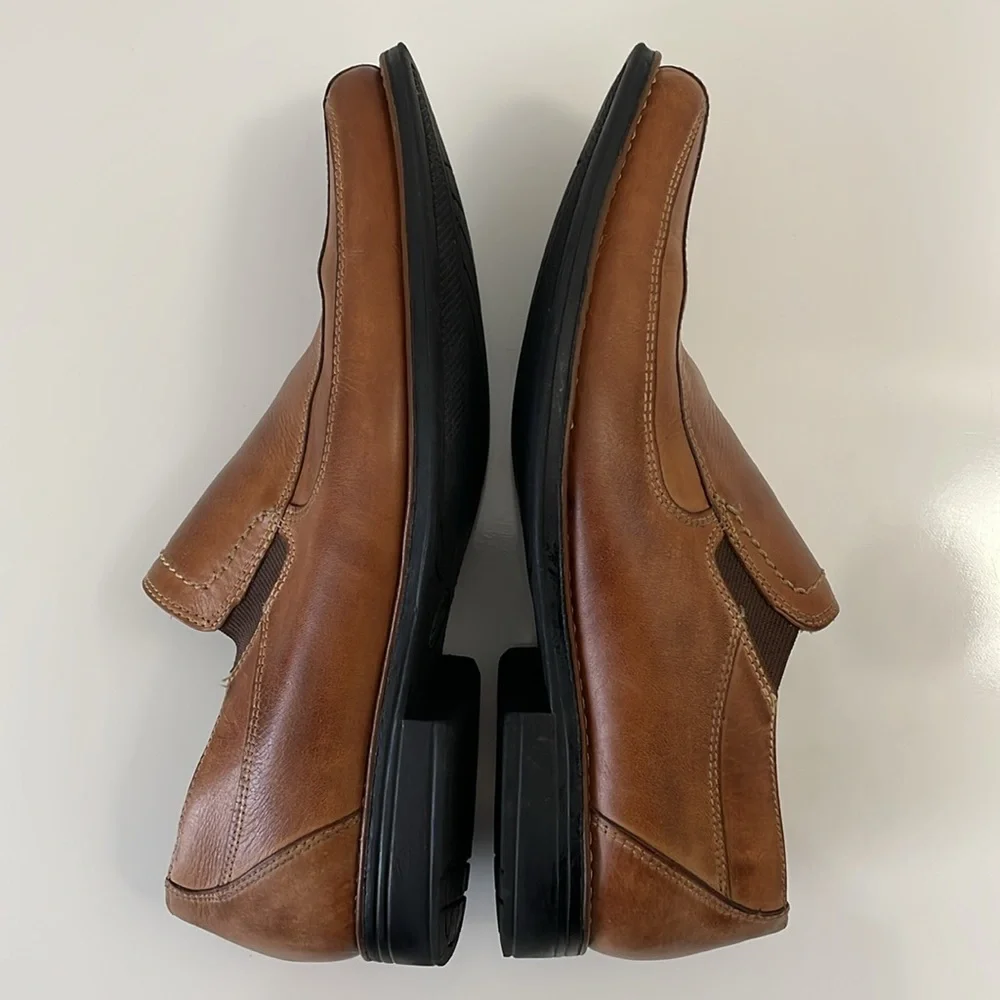 Sandro men’s 9.5 D tan‎ leather slip on loafer. Comfort Soft.  Made in Brazil.